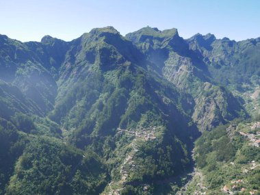 Portekiz 'in Madeira kentindeki Curral das Freiras köyünün manzarası 