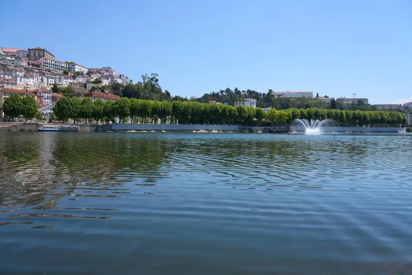 Portugal Orta Bölgesindeki Mondego Nehrindeki Avrupa Coimbra Şehrinde Gezinti Alanı — Stok fotoğraf