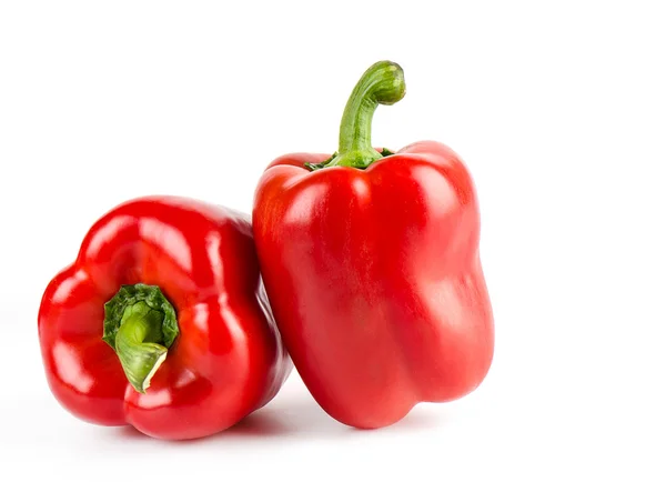 Beyaz arka planda izole edilmiş taze tatlı biber