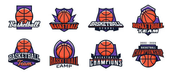 Bir takım logolar, basketbol amblemleri. Renkli basketbol amblemi koleksiyonu. Spor turnuvaları için logo şablonu, ligler, şampiyonluk, şampiyon. Kalkan, top, yazı tipi. İzole vektör illüstrasyonu — Stok Vektör