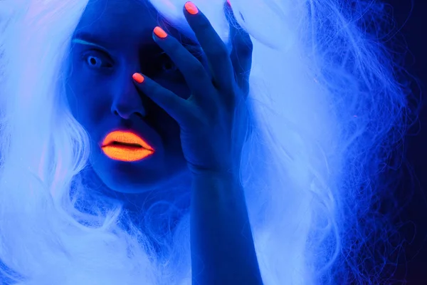 Portrait de conte de fées à la lumière UV — Photo