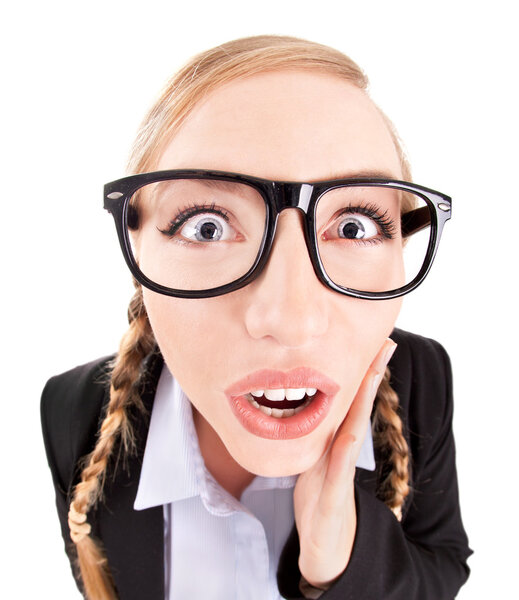 Забавная концепция для деловых женщин, портрет с объективом для глаз рыбы
