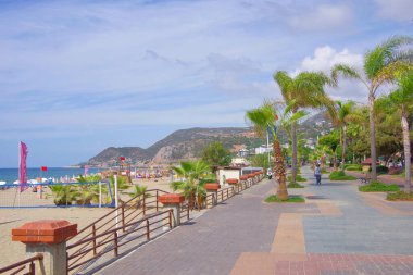 Hindi. Alanya. 09.14.21. Akdeniz kıyısındaki seddi.
