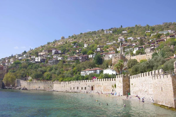 トルコだ アランヤ 古代都市と長い壁を持つ要塞の眺め — ストック写真