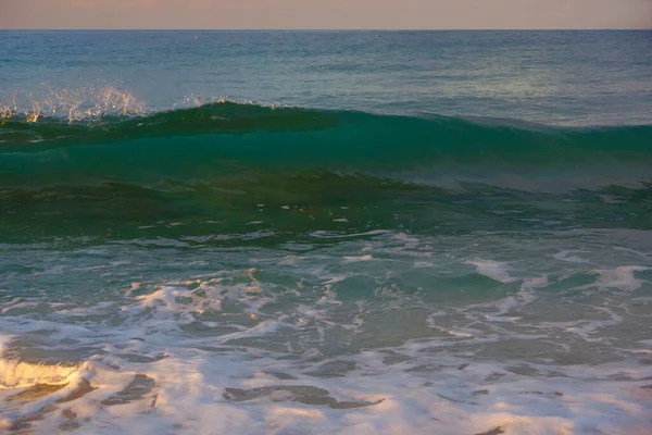 Paisaje Marino Mar Azul Con Olas Espuma Marina —  Fotos de Stock