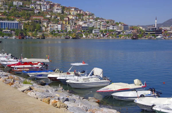 土耳其 Alanya 站在船坞上的船只的景象 — 图库照片