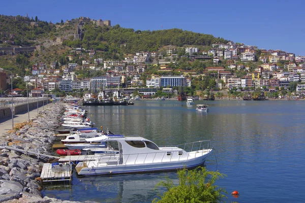 Turkiet Antalya Utsikt Över Staden Och Båtar Piren — Stockfoto