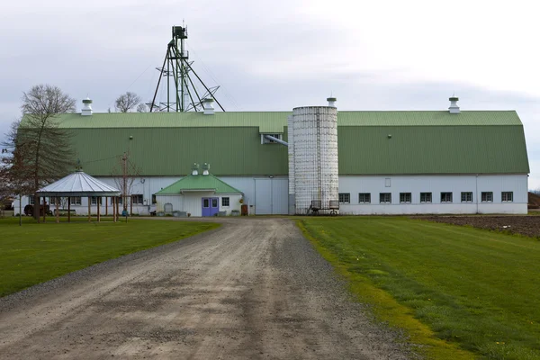 Land schuur in suvie eiland oregon. — Stockfoto