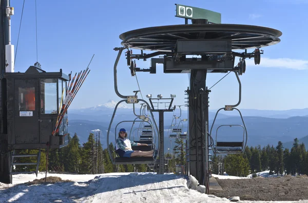 Lift mt. hood geziye oturan. — Stok fotoğraf