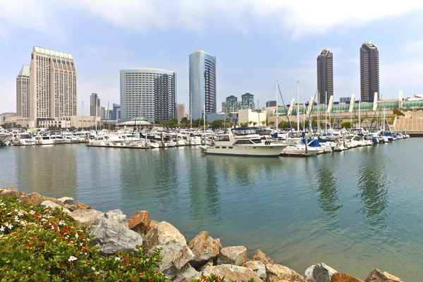 San Diego marina edifícios do centro da cidade . — Fotografia de Stock