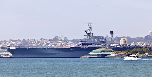 Aircraft carrier Battleship Midway in San Diego california. — Stock Photo, Image