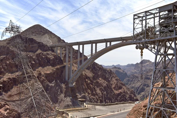 Hoover Dam electrical wres and bridge Nevada. — Stock Photo, Image