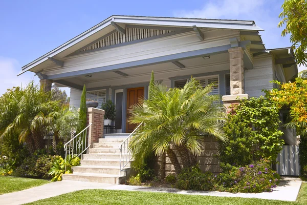 Traditional house with a green touch Point Loma California. — Stock Photo, Image