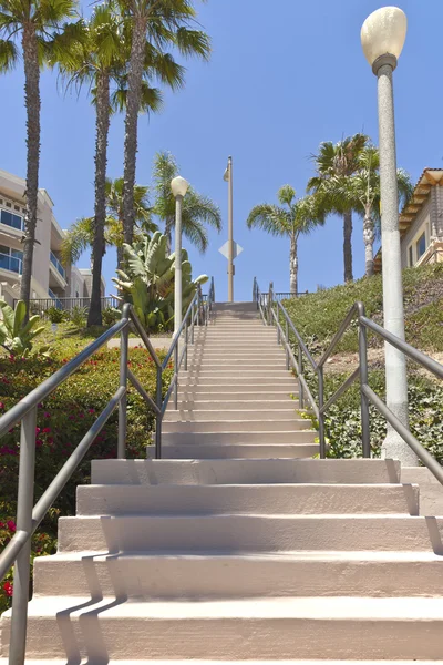 Wysokie schody w long beach w Kalifornii. — Zdjęcie stockowe