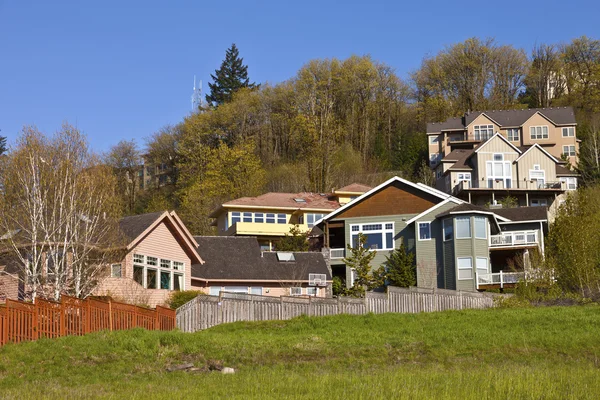 Case residenziali su una collina Clackamas Oregon . — Foto Stock