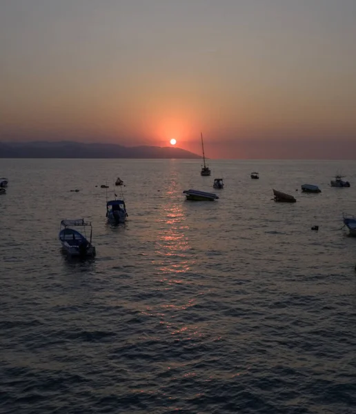 Vacaciones Mexicanas Puerto Vallarta México Atardecer Barcos Pesca —  Fotos de Stock