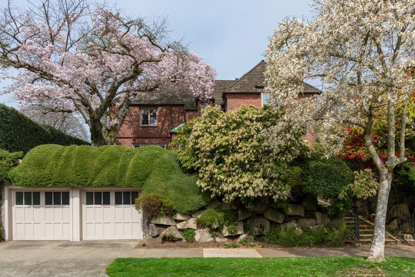 Großes Eigenheim Highland Drive Wohnviertel Queen Anne Seattle Washington — Stockfoto