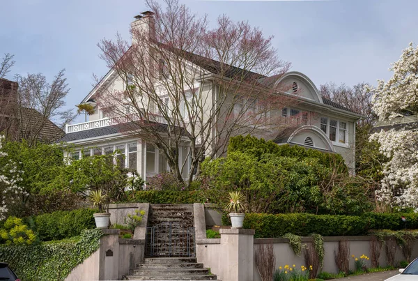 Großes Eigenheim Highland Drive Wohnviertel Queen Anne Seattle Washington — Stockfoto