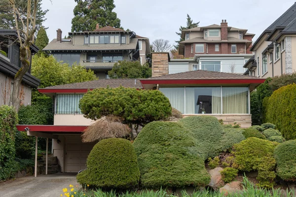 Große Häuser Highland Fahren Wohnviertel Queen Anne Seattle Washington — Stockfoto