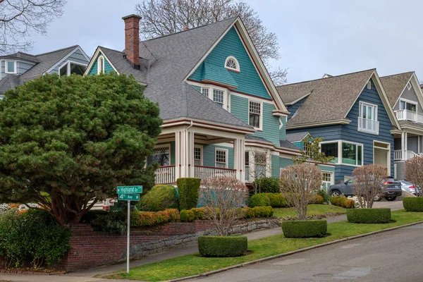 Große Häuser Highland Fahren Wohnviertel Queen Anne Seattle Washington — Stockfoto