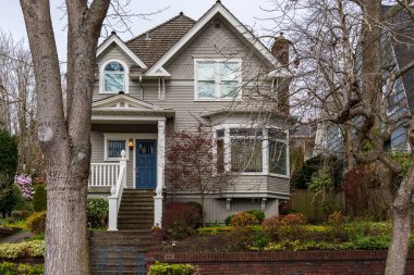 Büyük evler Highland caddesi Kraliçe Anne Seattle Washington 'da..