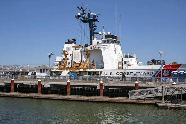 Navio Guarda Costeira Atracado Astoria Oregon — Fotografia de Stock