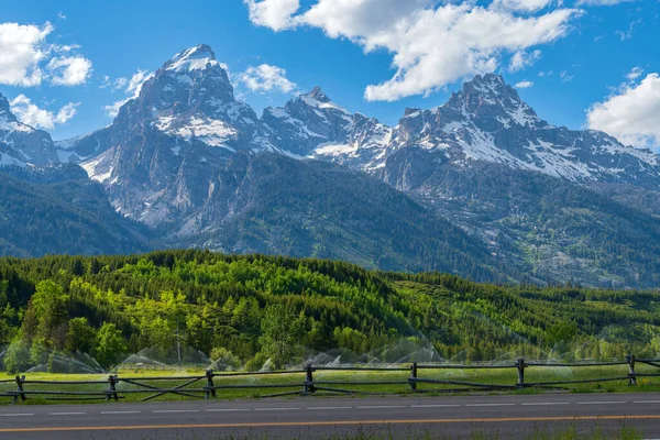 Miradouro Montanhas Tetons Verdes Longo Estrada — Fotografia de Stock