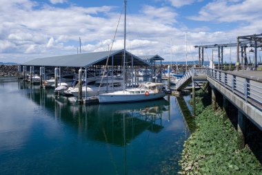 Edmond Washington Eyaleti Bakış açısı ve marinası.