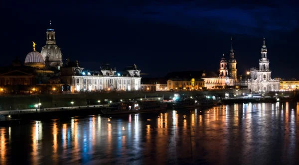 Cidade histórica de Dresden à noite — Fotografia de Stock