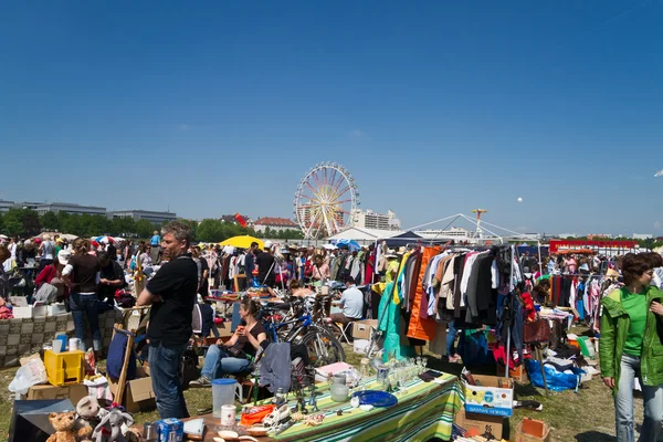 Flea-Market at Munich spring festival — Stock Photo, Image