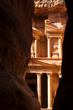 petra, hazine