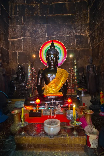 Статуя Будды в Ват-Оуналоме — стоковое фото