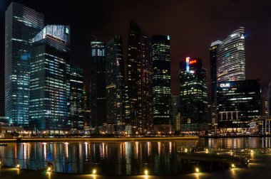 Singapur gece manzarası