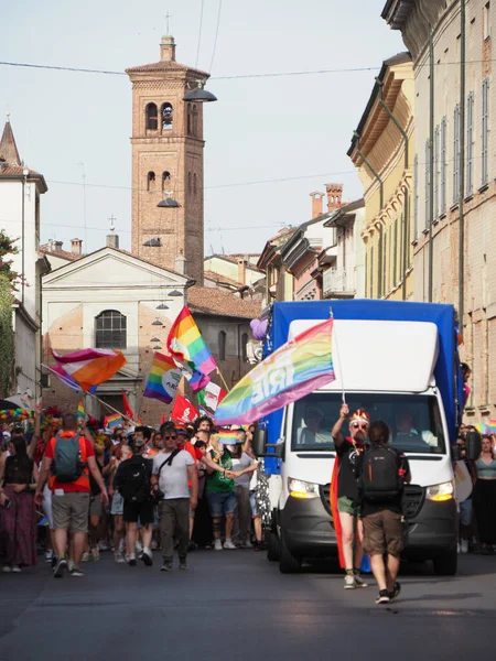 Cremona Pride Uma Cidade Arco Íris Ruas Repletas Pessoas Comemorando — Fotografia de Stock