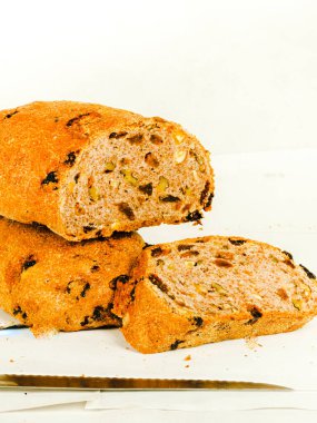 Zeytinli ekmek, zeytinli ekmek, zeytinli ekmek.