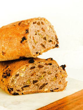 Zeytinli ekmek, zeytinli ekmek, zeytinli ekmek.