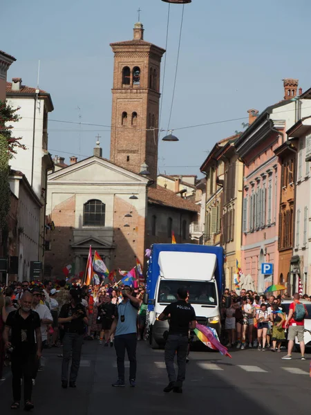 Cremona Pride Uma Cidade Arco Íris Ruas Repletas Pessoas Comemorando — Fotografia de Stock