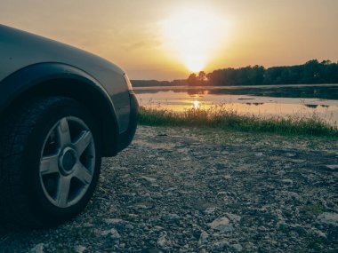 Emilia Romagna, İtalya 'da Po nehrinde gün batımı