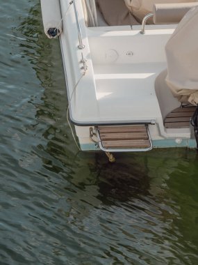 Gün batımında La Spezia limanının panoramik manzarası