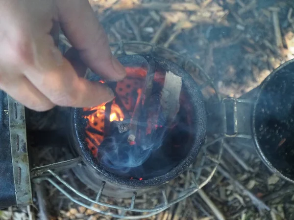 Starting Bee Smoker Harvesting Honey Hives Farm — ストック写真