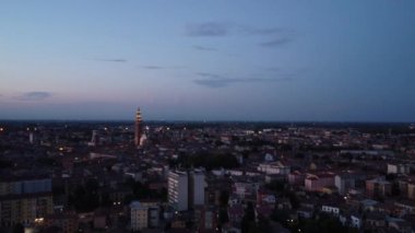 Yazın alacakaranlıkta Cremona 'nın görüntüleri