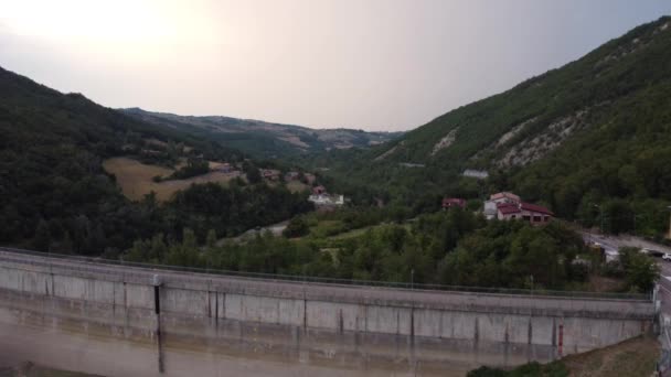 Utsikt Över Mignano Konstgjord Sjö Och Damm Castellarquato Italien — Stockvideo