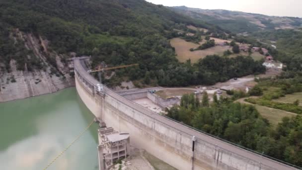 Blick Auf Den Mignano Stausee Und Staudamm Castellarquato Italien — Stockvideo