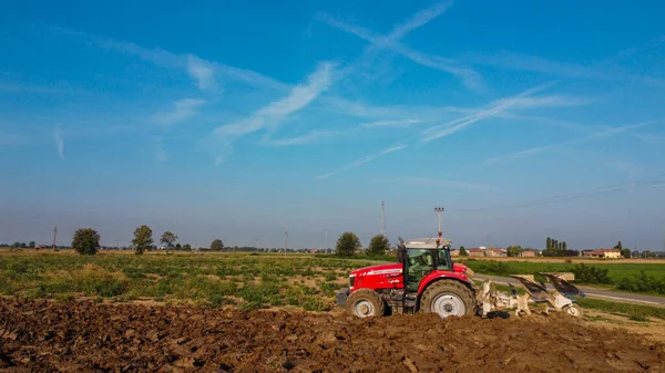 Vue Aérienne Avec Drone Tracteur Labourant Terre Campagne — Photo