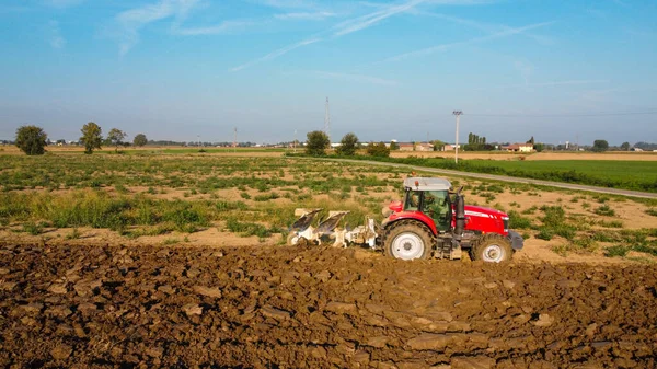 Vue Aérienne Avec Drone Tracteur Labourant Terre Campagne — Photo