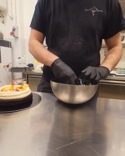 Chef Pastelero Profesional Bolsa Confitería Con Crema Mantequilla — Vídeos de Stock