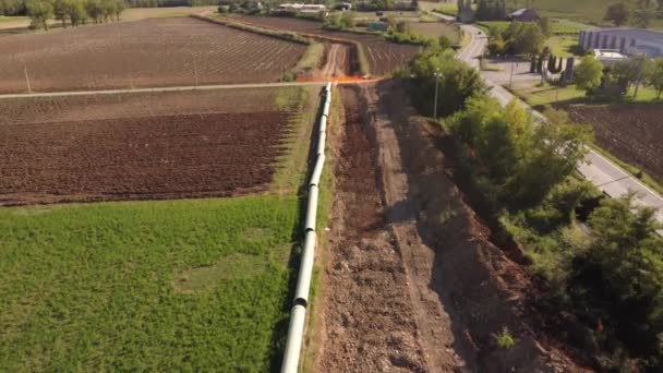 在该国建造灌溉渠道的无人驾驶飞机镜头 — 图库视频影像