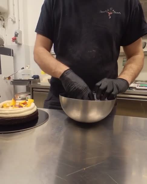 Chef Pastelero Profesional Bolsa Confitería Con Crema Mantequilla — Vídeos de Stock