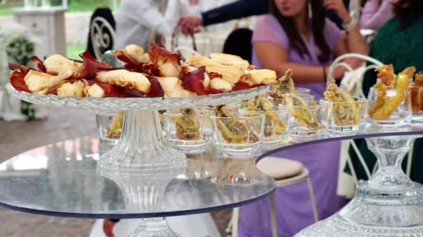 Sabrosos Bocadillos Sándwiches Para Una Fiesta Celebración Boda — Vídeos de Stock