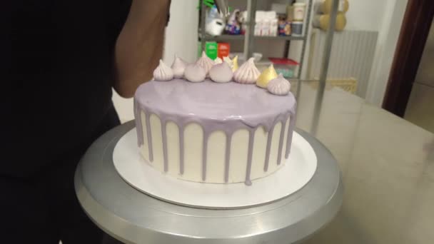 Chef Prepatring Ganache Filling Icing Lilac Drip Cake — Stock Video